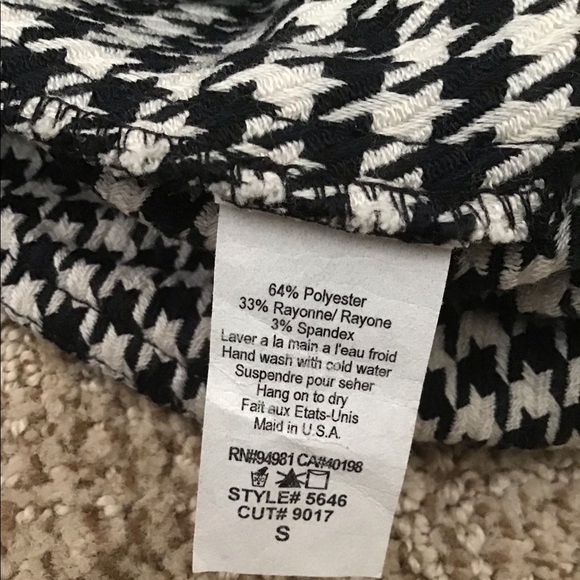 💥 MOVING SALE💥 Forever 21 Houndstooth Shorts - Picture 4 of 4